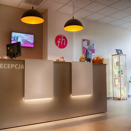 罗兹福克斯酒店 罗兹