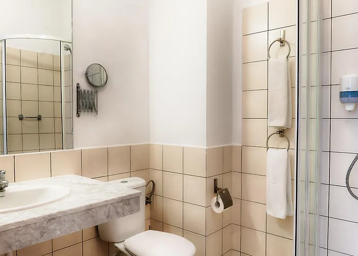 فندق فوكوس لودز وودج